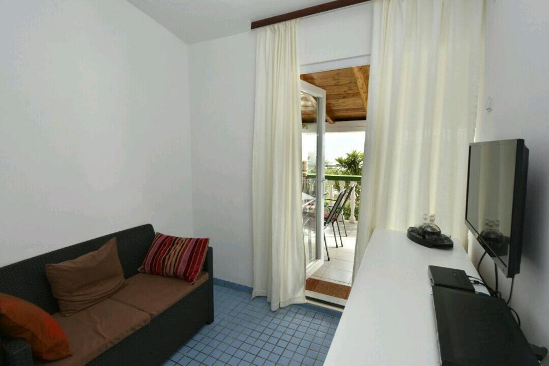 Apartman Zora ซูโกชัน ภายนอก รูปภาพ
